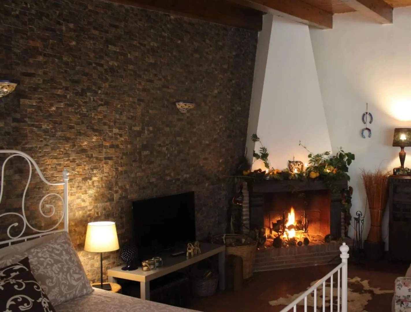 Country house Etna Rose Guest House Zafferana Etnea Italy