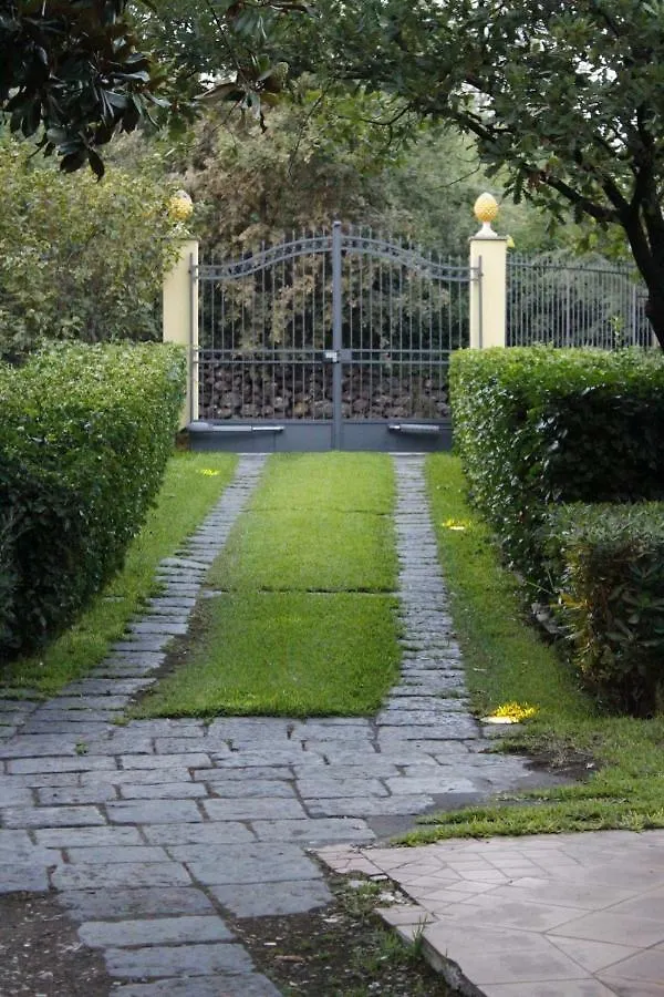 Country house Etna Rose Guest House Zafferana Etnea Italy